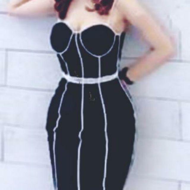 Đầm cúp quả ngực phối viền sexy