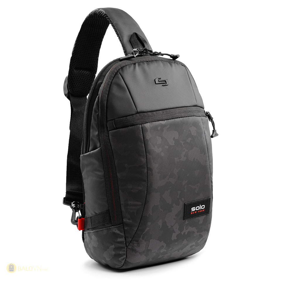Túi đeo chéo SOLO GLHF 12.9 inch [Good Luck, Have Fun] Đen viền đỏ - ACV290-4 (Hàng Chính Hãng - BH 5 Năm)