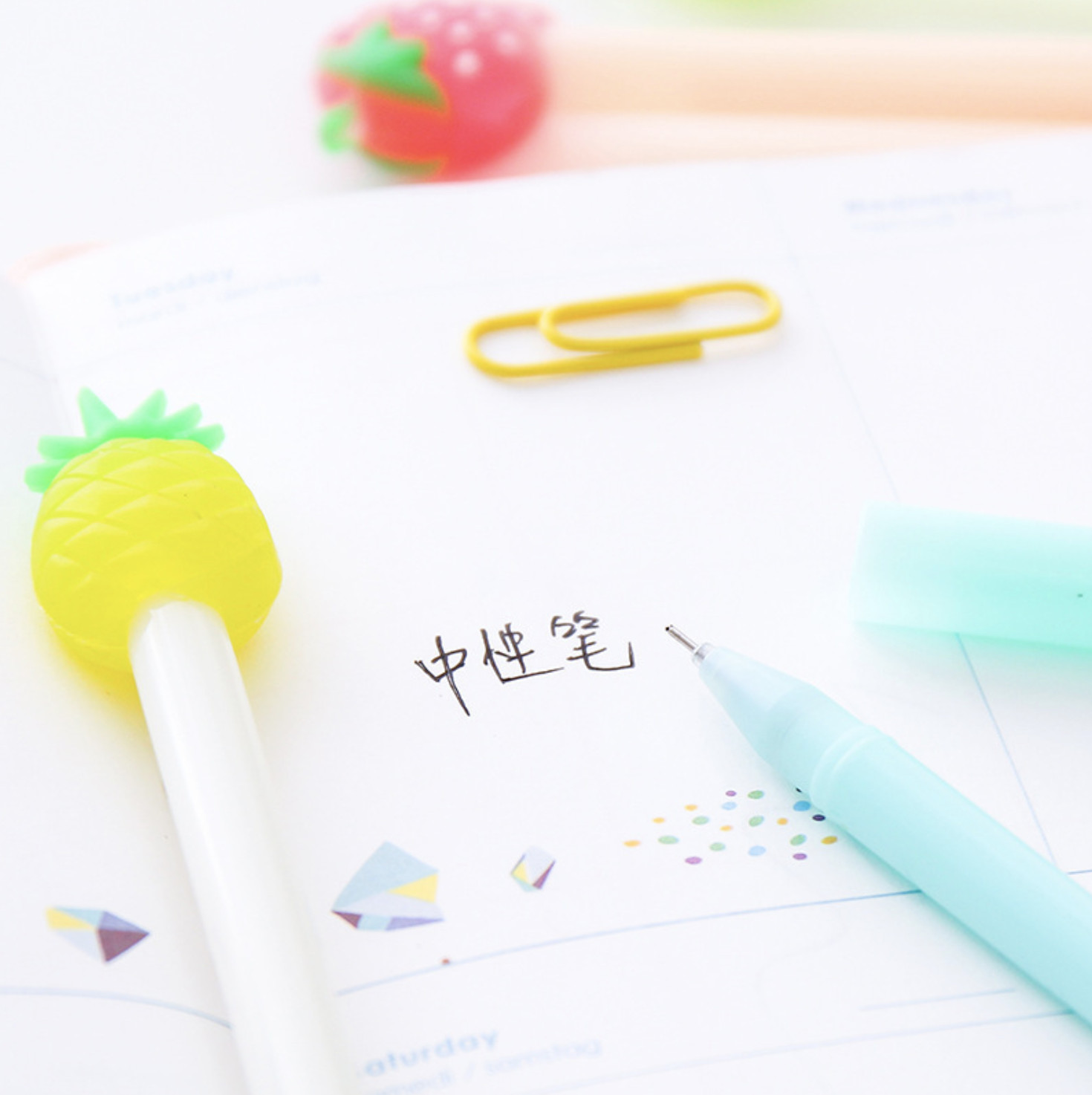 [COMBO 3 Chiếc] Bút Bi Viết Dâu Tây Siêu Dễ Thương - Bút Bi Nước Văn Phòng Mực Đen
