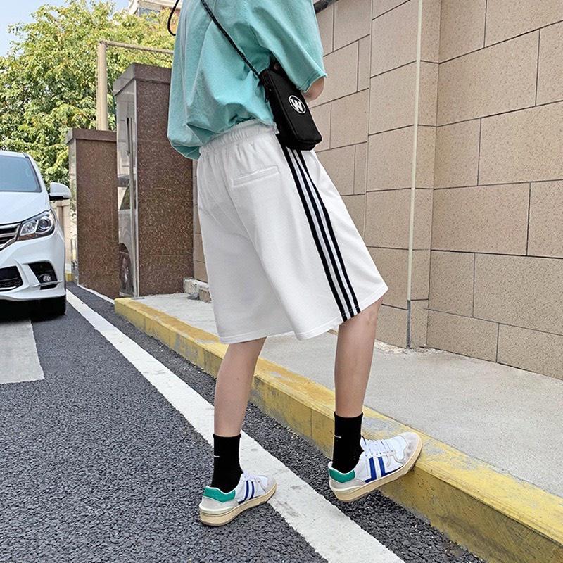 Quần short unisex phối 3 sọc phong cách thể thao, chất umi thể thao Q1