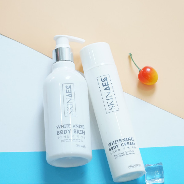 Combo Skin AEC Tẩy Tế Bào Chết Làm Mịn Sáng Da White Anise Body Skin (250ml) - Skin AEC Whitening Body Cream (150ml) + tặng kèm vòng tay tỳ hưu may mắn