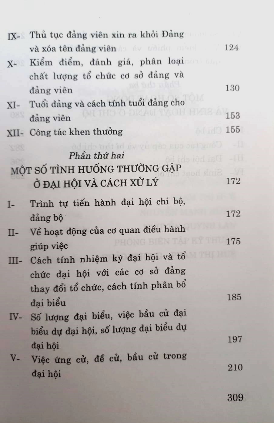 Cẩm nang về nghiệp vụ công tác xây dựng Đảng