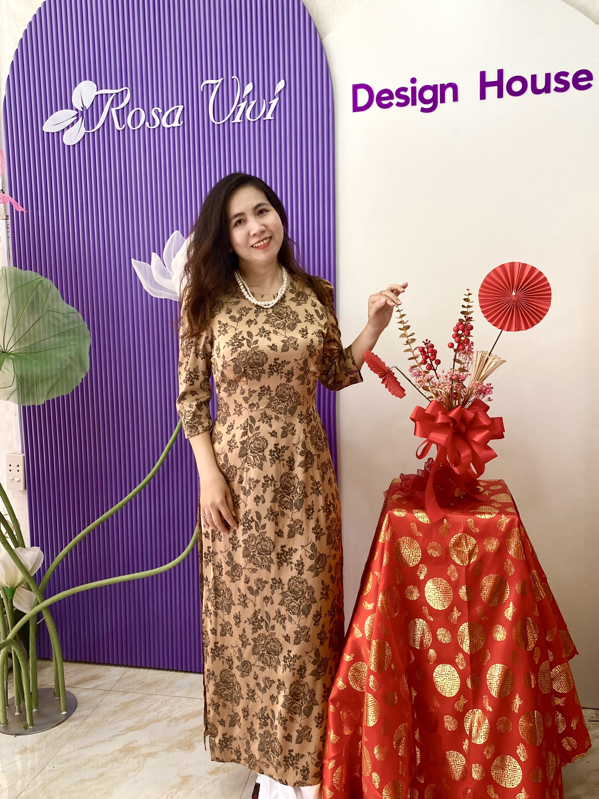 Áo dài Rosa Vivi hoa nâu tay bồng