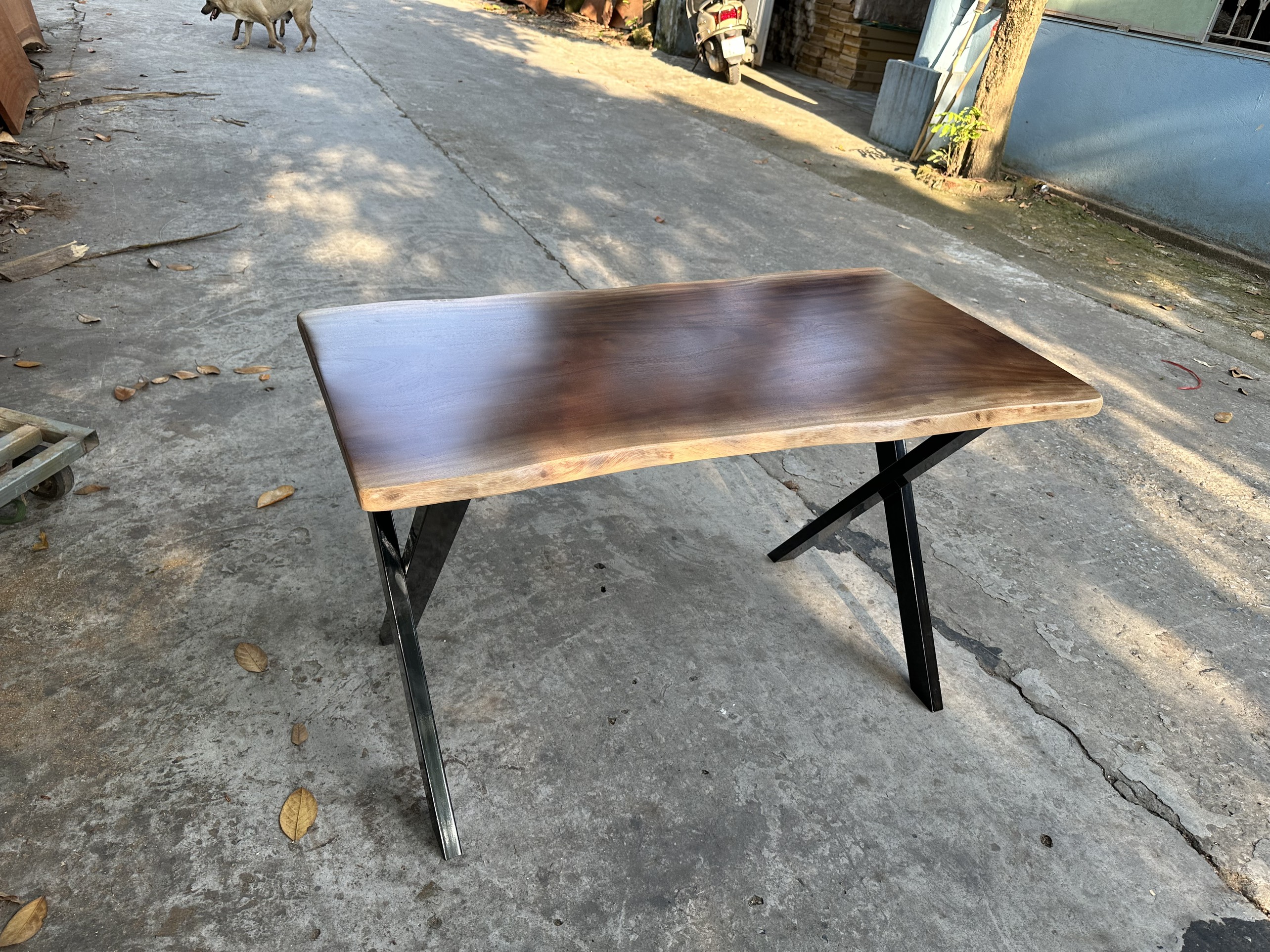 Bộ chân bàn chữ X sắt hộp sơn tĩnh điện dùng cho mặt bàn gỗ tự nhiên