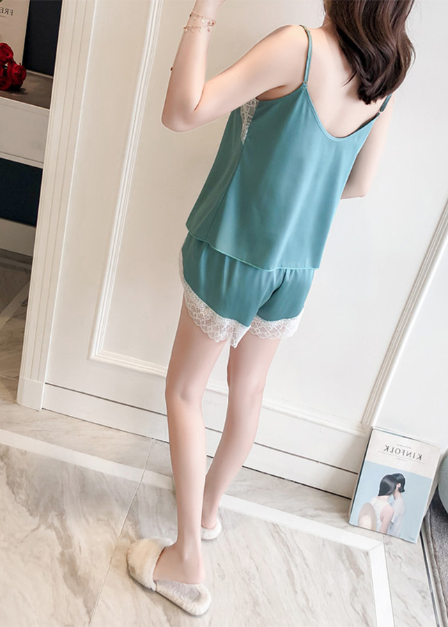 Bộ Đồ Nữ Phi Lụa Quần Ngắn Viền Ren Trắng