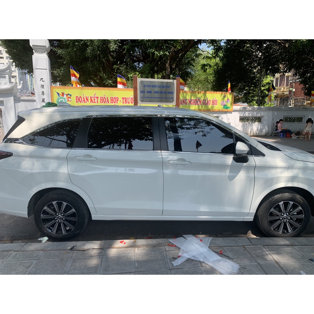 Nẹp viền chân kính, cong kính xe TOYOTA AVANZA 2022 2023 chất liệu inox 304 sáng bóng