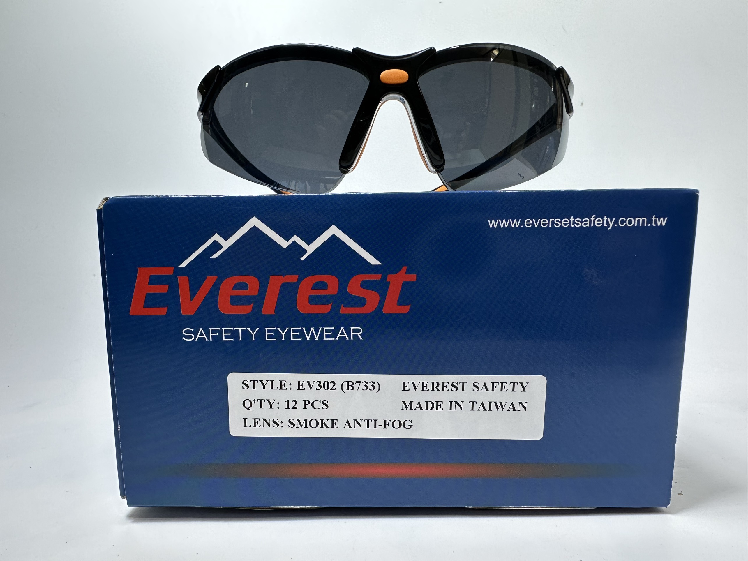 Kính bảo hộ lao động EverestSafety EV301, EV302 chống đọng hơi nước