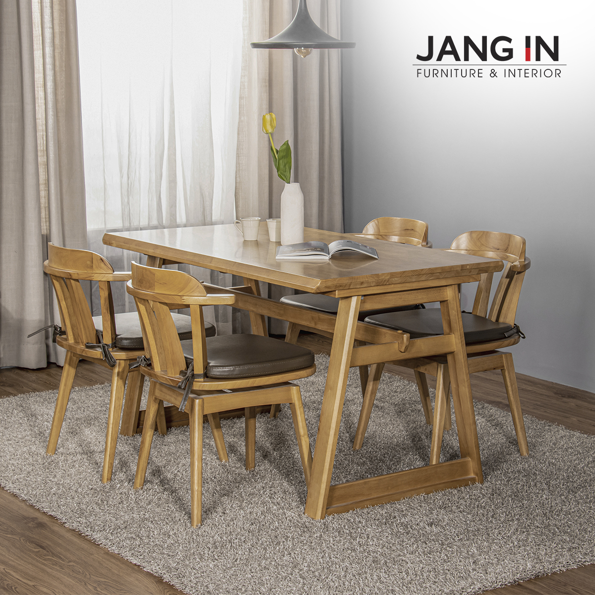 Bộ bàn ăn Florin 4 chỗ ghế xoay + 4 nệm ghế 1504000001-01