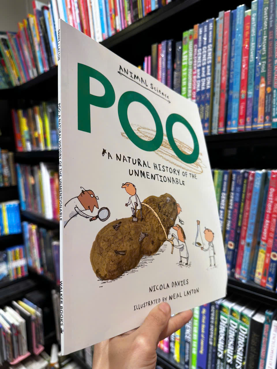 Sách - Poo by Nicola Davies - Sách ngoại văn, sách thiếu nhi tiếng Anh, bìa mềm, nhập khẩu UK