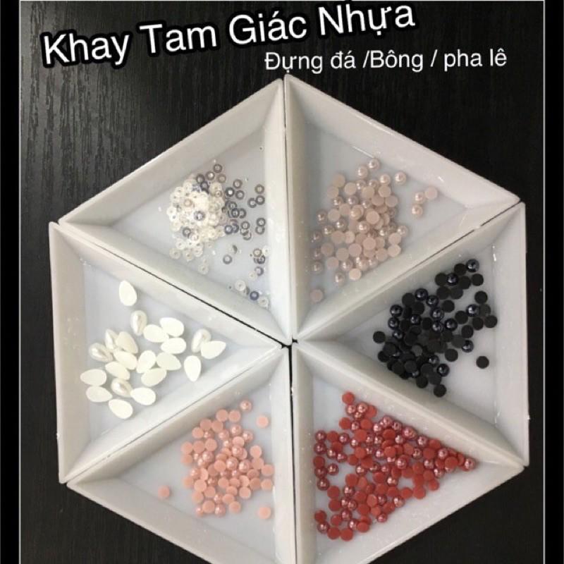 Khay đựng đá tam giác