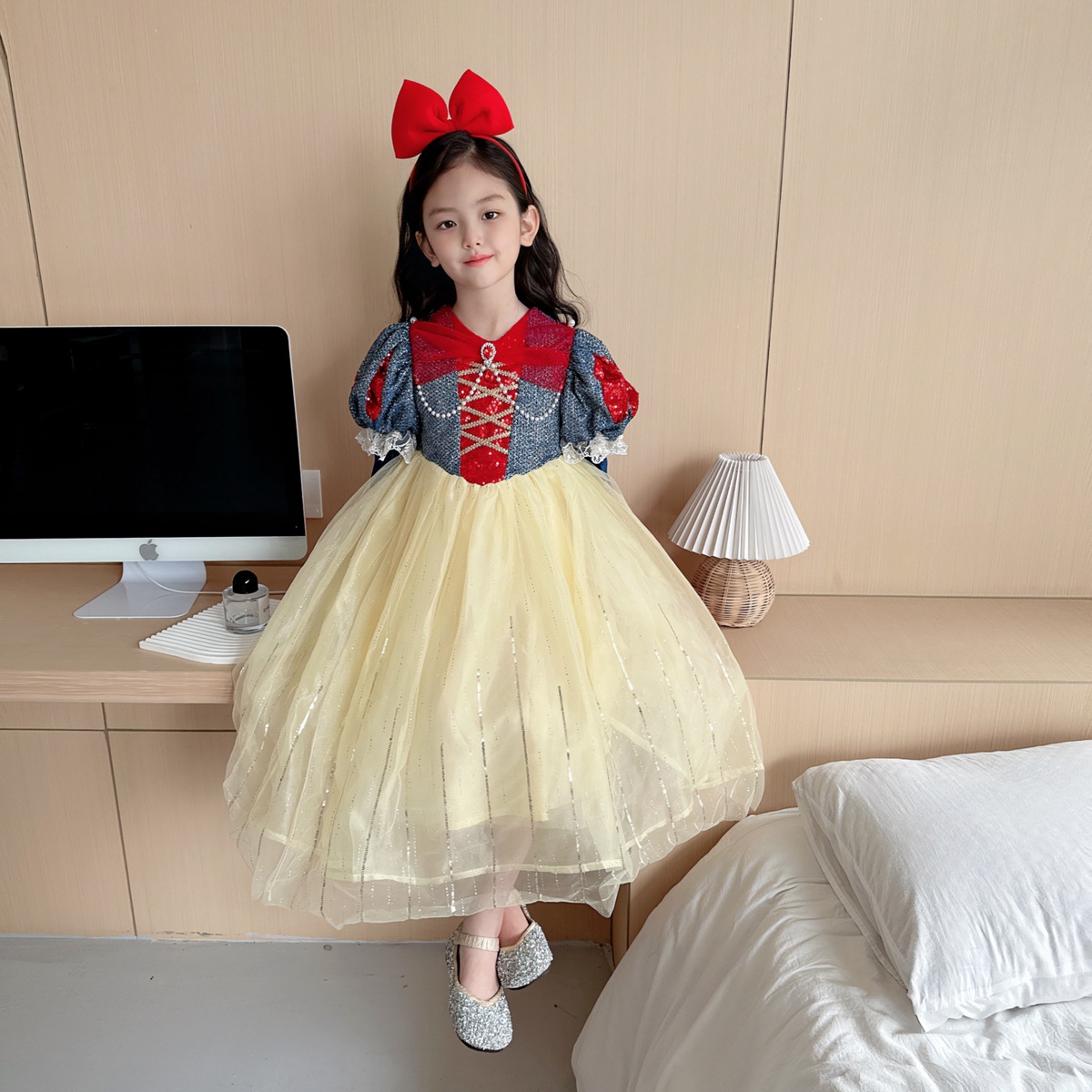 Váy công chúa bé gái, Đầm dự tiệc cho bé 4-10 tuổi có choàng và đính nơ điệu đà đáng yêu