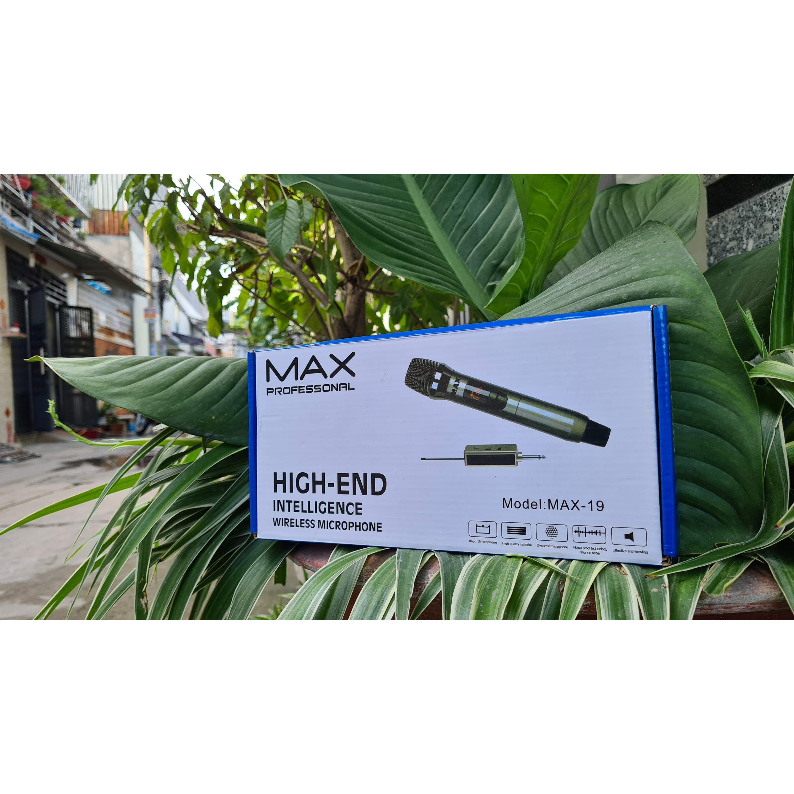Micro không dây đa năng Max 39, Max 19 - Màn hình LCD hiển thị tần số - phù hợp cho mọi thiết bị - Hàng chính hãng - 1 Mic