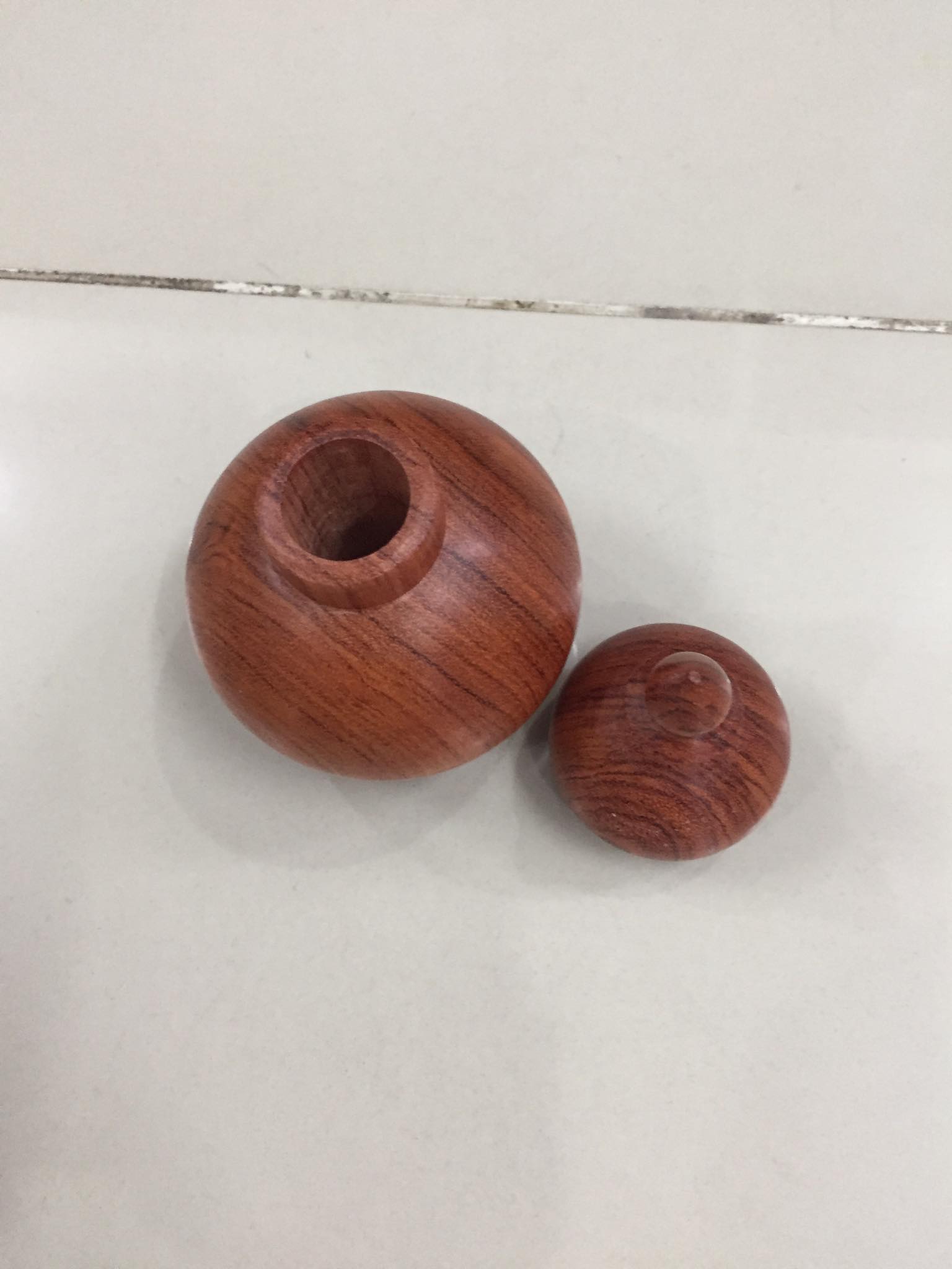Hủ tăm hồ lô, nắp rời, gỗ hương, chạm sắc nét
