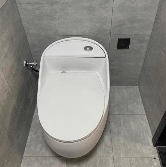 Bồn cầu trứng màu trắng tinh tế xả xoáy cực mạnh chống hôi hiệu quả