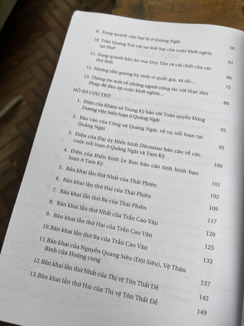 KHỞI NGHĨA VUA DUY TÂN QUA HỒ SƠ LƯU TRỮ - Lưu Anh Rô, Nguyễn Trương Đan –DT Books – NXB Đà Nẵng 