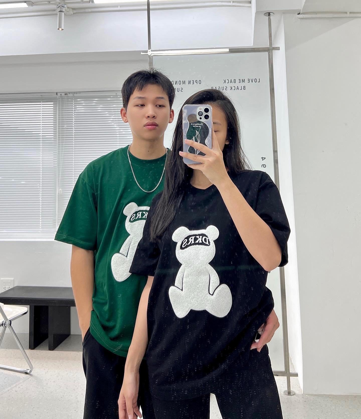 Áo thun nam nữ unisex , áo thun nữ form rộng , áo thun nam tay lỡ form rộng , áo thun nam nữ cặp , áo thun đẹp đi chơi đi học gấu DKRS