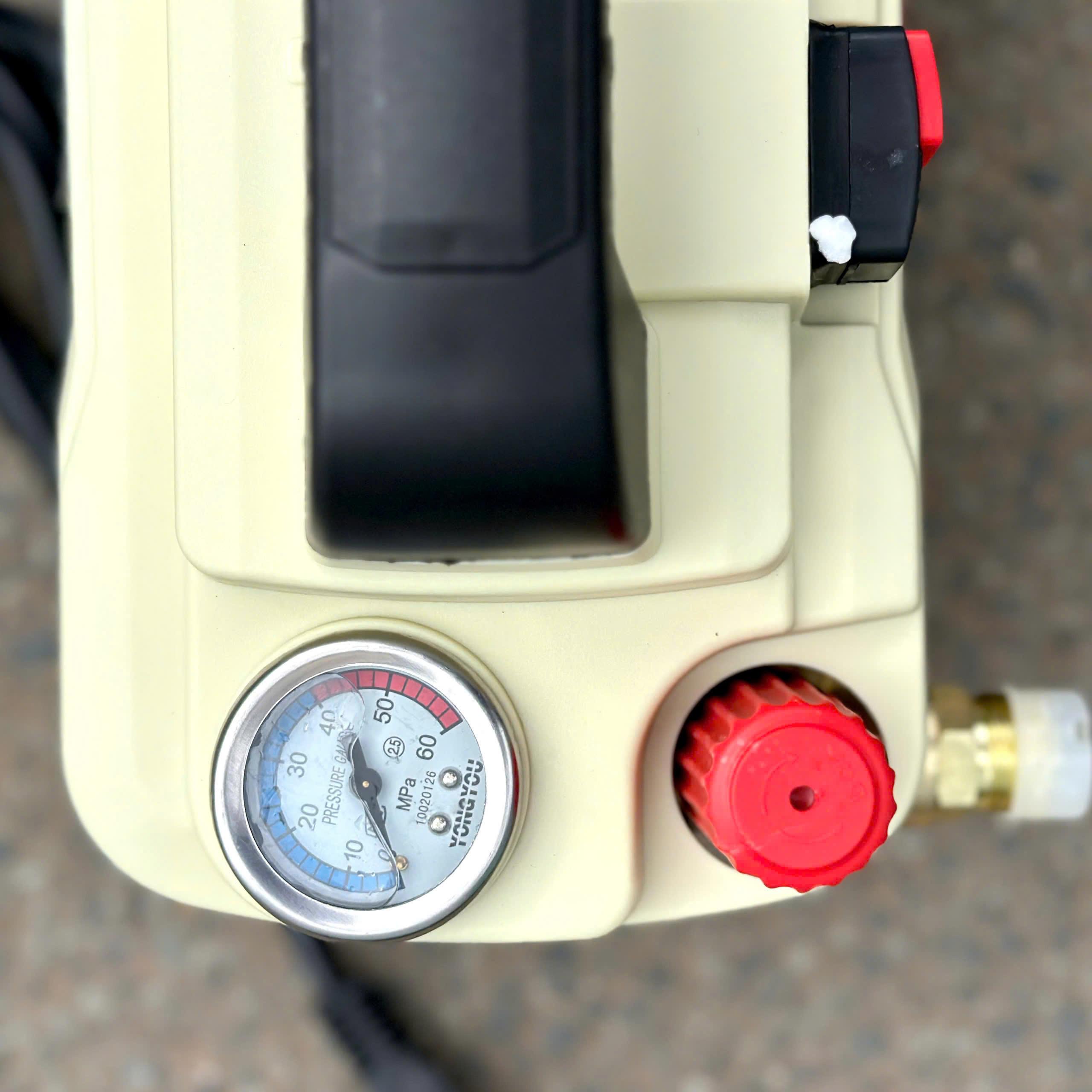 MÁY RỬA XE 2.700W BT2730 BTEC - HÀNG CHÍNH HÃNG