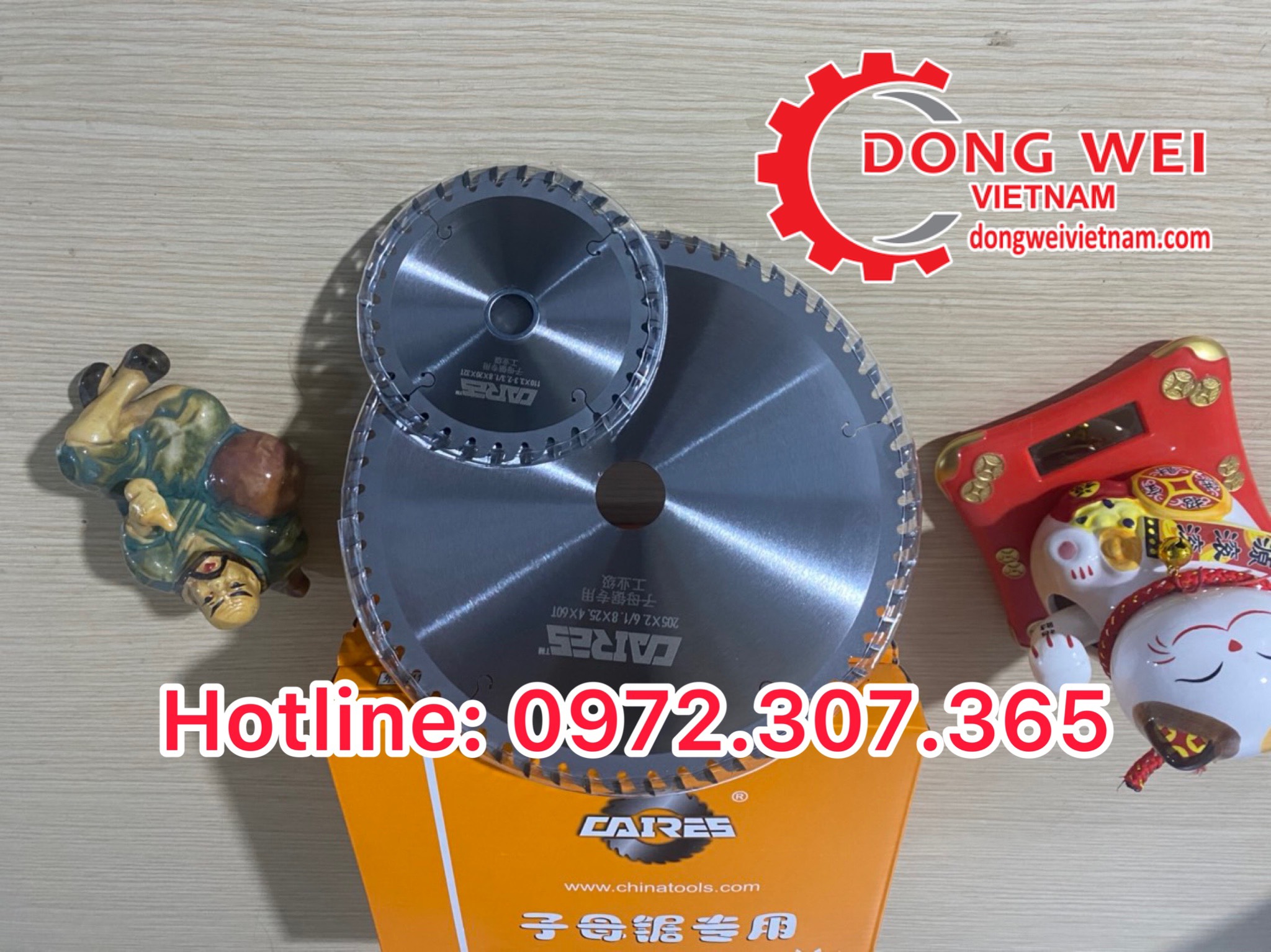 Lưỡi cắt gỗ hợp kim cao cấp Ø205 và 1 lưỡi mồi Ø110mm. Loại 60 RĂNG &amp; 32 RĂNG dùng cho máy cưa bàn trượt ngành mộc