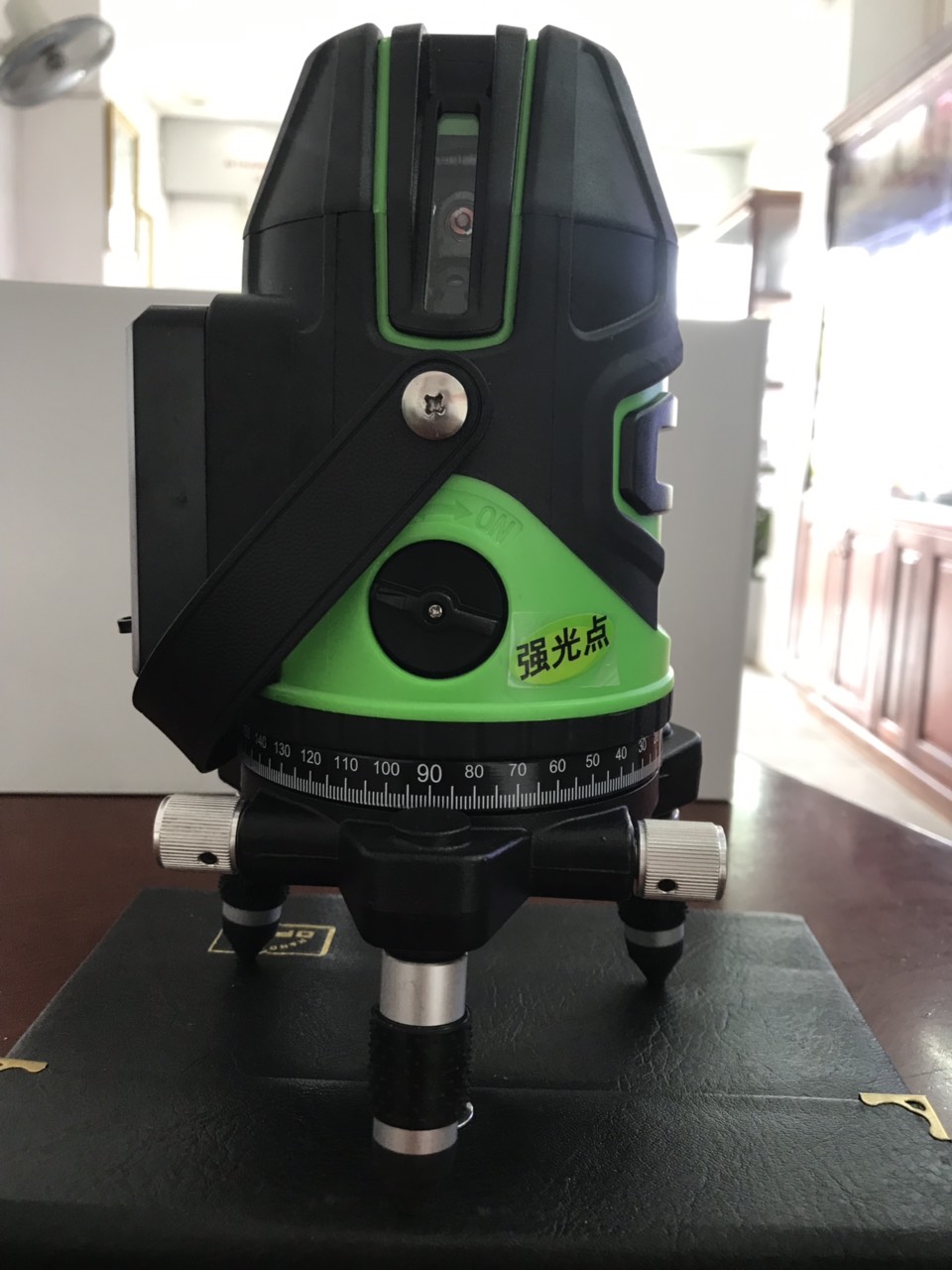 Máy cân bằng Laser Laisai LSG 686 SPD 05 tia xanh