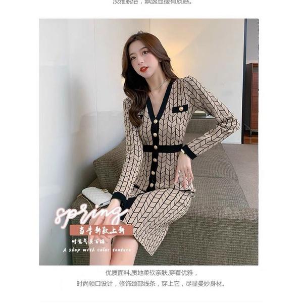 ĐẦM LEN HỌA TIẾT PHỐI NÚT SIÊU SANG