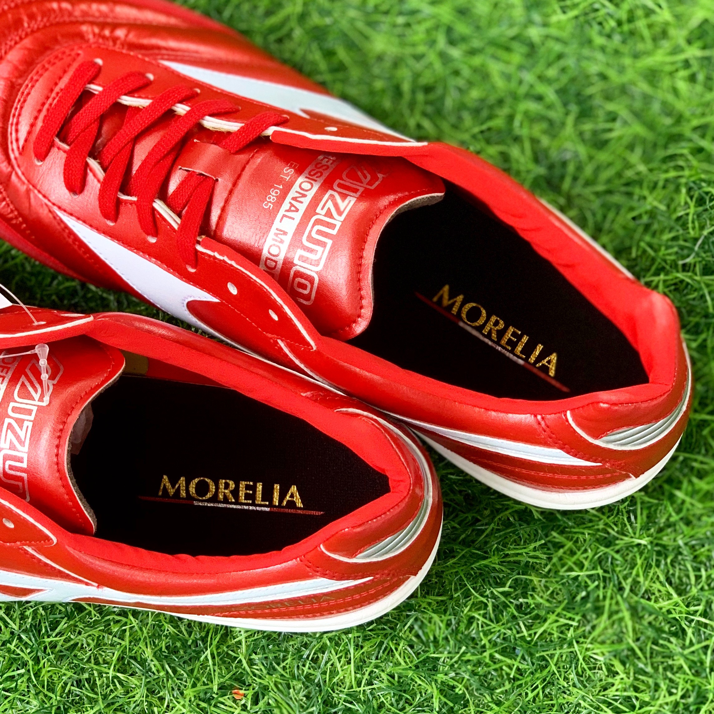 Giày đá bóng Mizuno Morelia Sala Elite TF - Q1GB221060 - Màu Đỏ