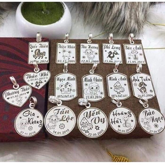 Mặt dây chuyền khắc tên cho bé theo yêu cầu Bạc Quang Thản, hình dáng đa giạng chất liệu bạc thật không xi mạ.