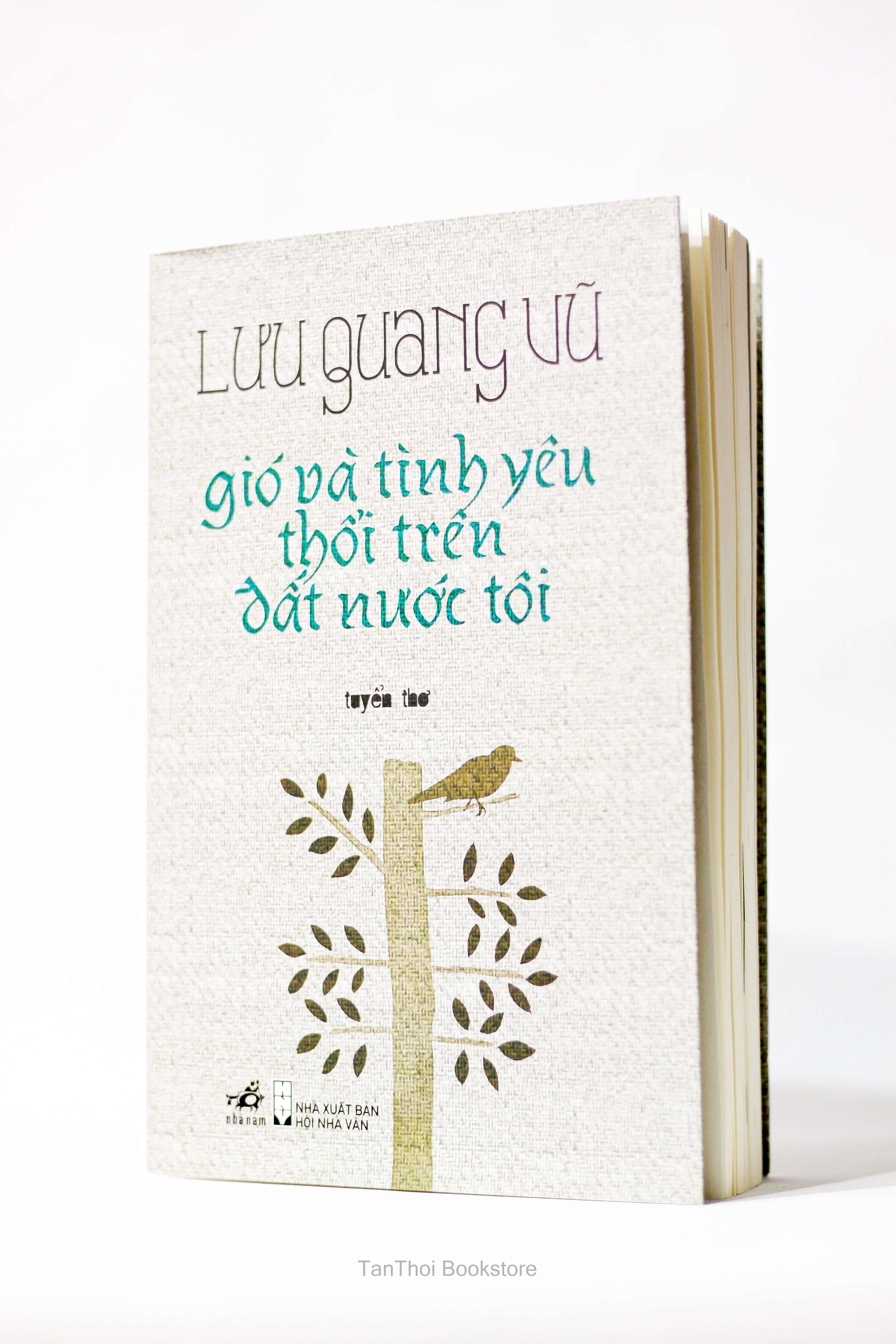 Gió và tình yêu thổi trên đất nước tôi - Thơ 