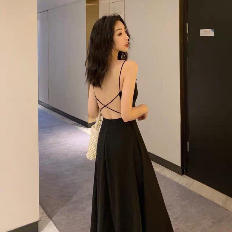 Maxi đen hở lưng dáng dài cực kỳ quyến rũ