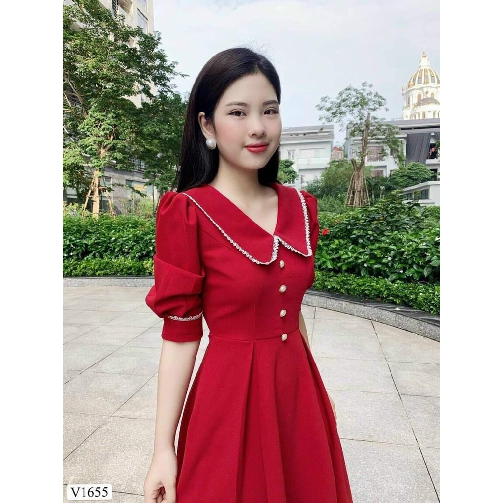 Đầm xoè cổ viền tay phồng đính nút duyên dáng
