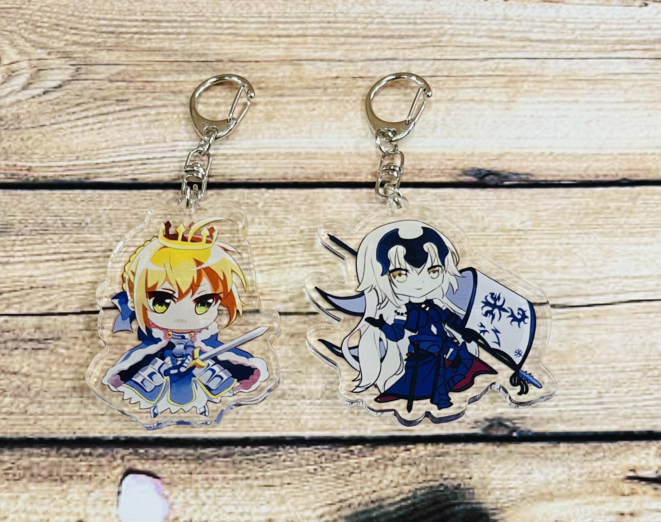 Móc khoá Saber-Fate mica trong nhiều mẫu