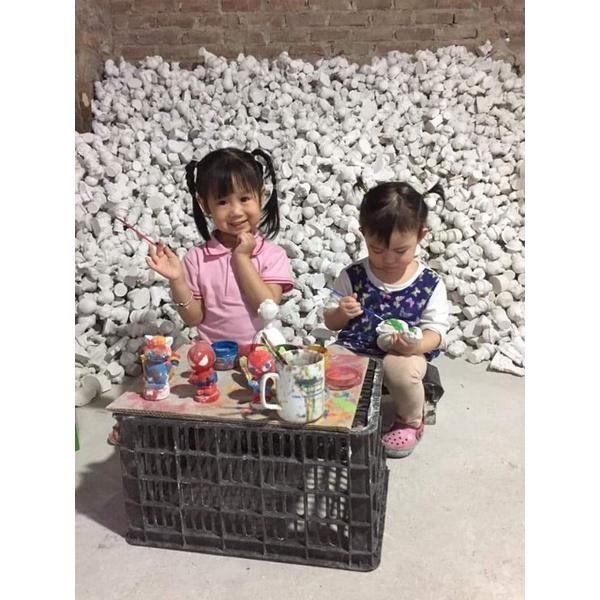 Set hộp 10 tượng tô gồm: + dây hộp màu+1 bút vẽ
