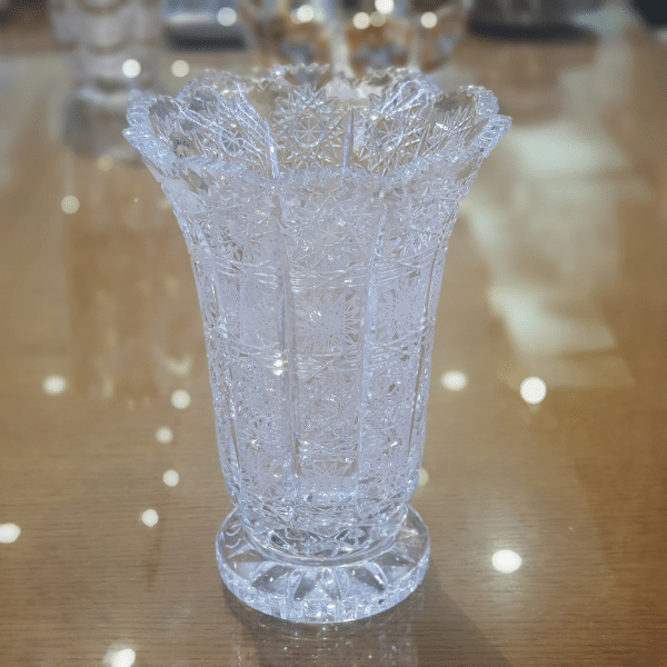 Bình hoa pha lê Tiệp cao cấp BOHEMIA cao 20.5 cm, hoa văn mài bông tuyết toàn thân bình, kiểu dáng sang trọng, hiện đại - Hàng chính hãng