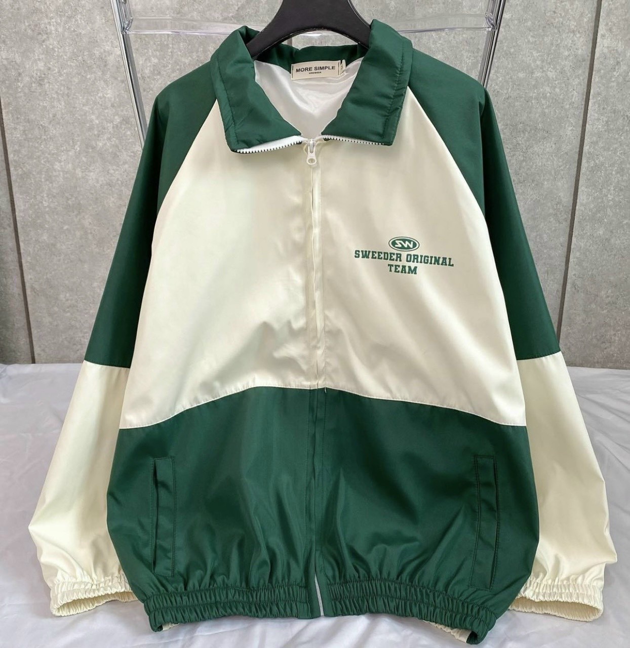 Áo khoác dù unisex nam nữ phối màu chất 2 lớp dày dặn logo in chữ TEAM có 2 màu lựa chọn