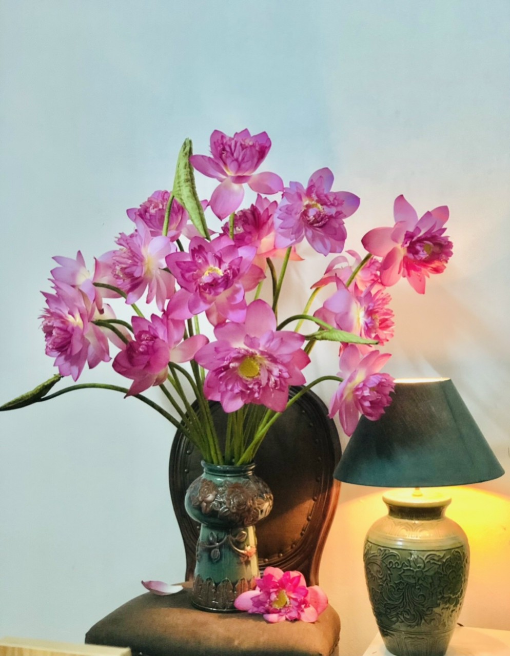 BÌNH HOA KHẮC TAY GỐM HOÀNG THỔ H33xM12cm