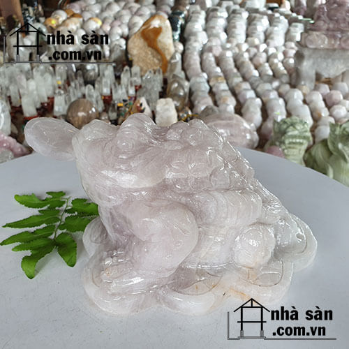 Thiềm thừ 3 chân C21 – chất liệu đá thạch anh tự nhiên nguyên khối - Nặng 2.65kg kích thước cm – Linh vật phong thủy – Hồng