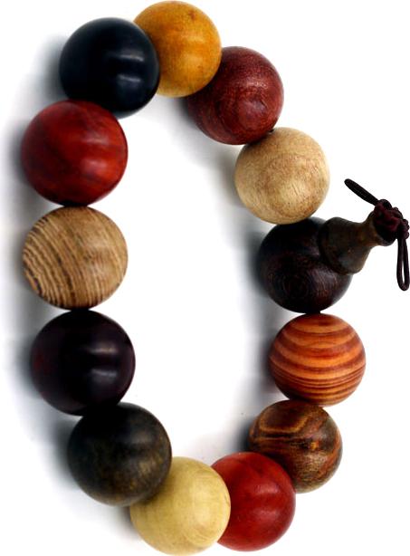 Vòng tay chuỗi hạt gỗ Đàn hương 8 màu 18 ly
