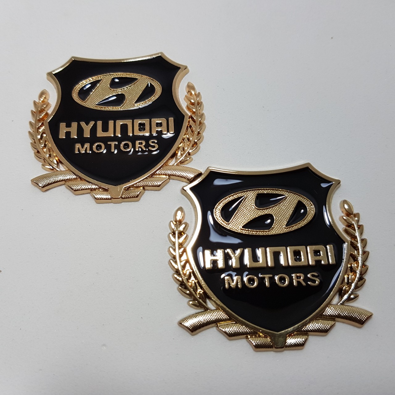 Bộ 2 chiếc huy hiệu Logo bông lúa trang trí ô tô -Màu Vàng