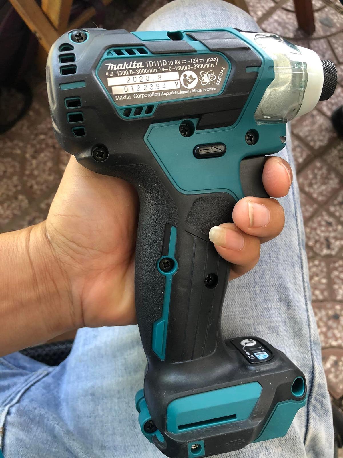 MÁY VẶN VÍT DÙNG PIN 10.8V MAKITA TD111DZ - HÀNG CHÍNH HÃNG