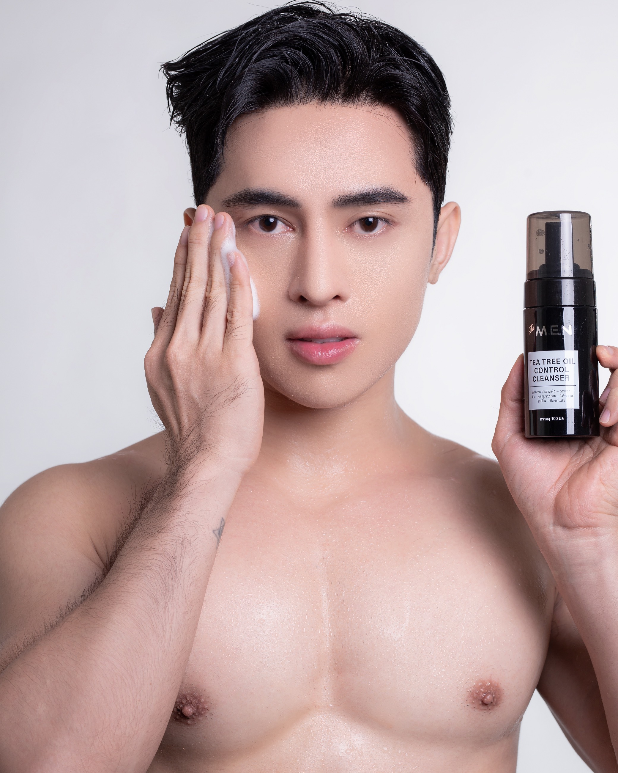 Sữa rửa mặt The MEN Tea Tree Oil Control sáng da cho nam, se khít lỗ chân lông, mờ thâm nám sạm và sạch nhờn