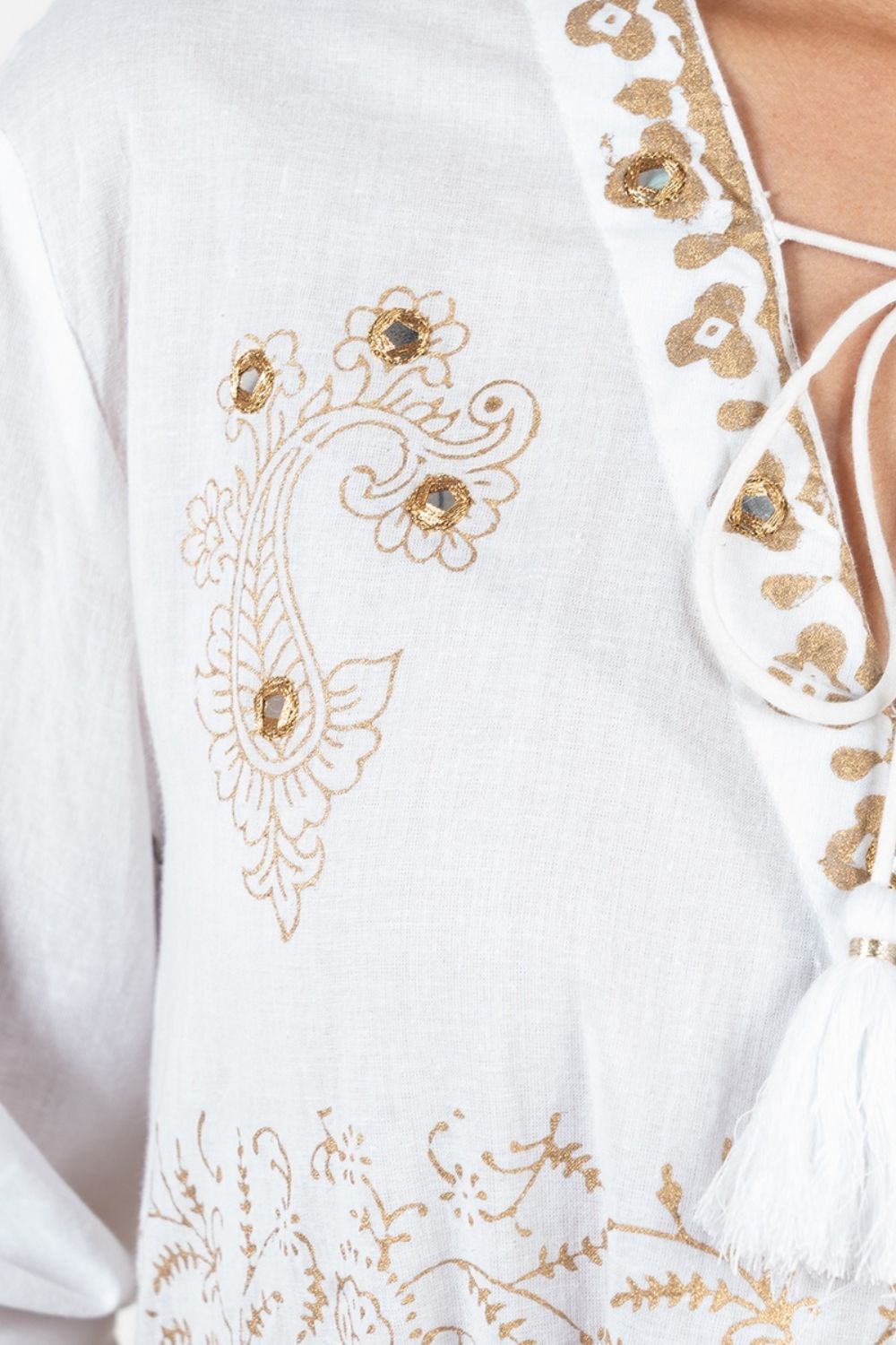 Đầm Trắng Xẻ Tà Vẽ Ánh Kim Cotton Isla Bonita