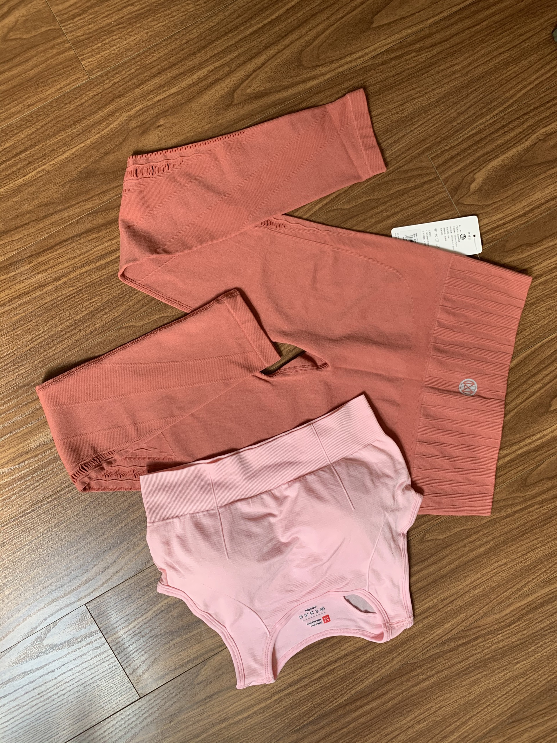 Set Bộ Quần Áo Tập Thể  Thao Nữ Gồm Quần Dài Và Áo Bra - M