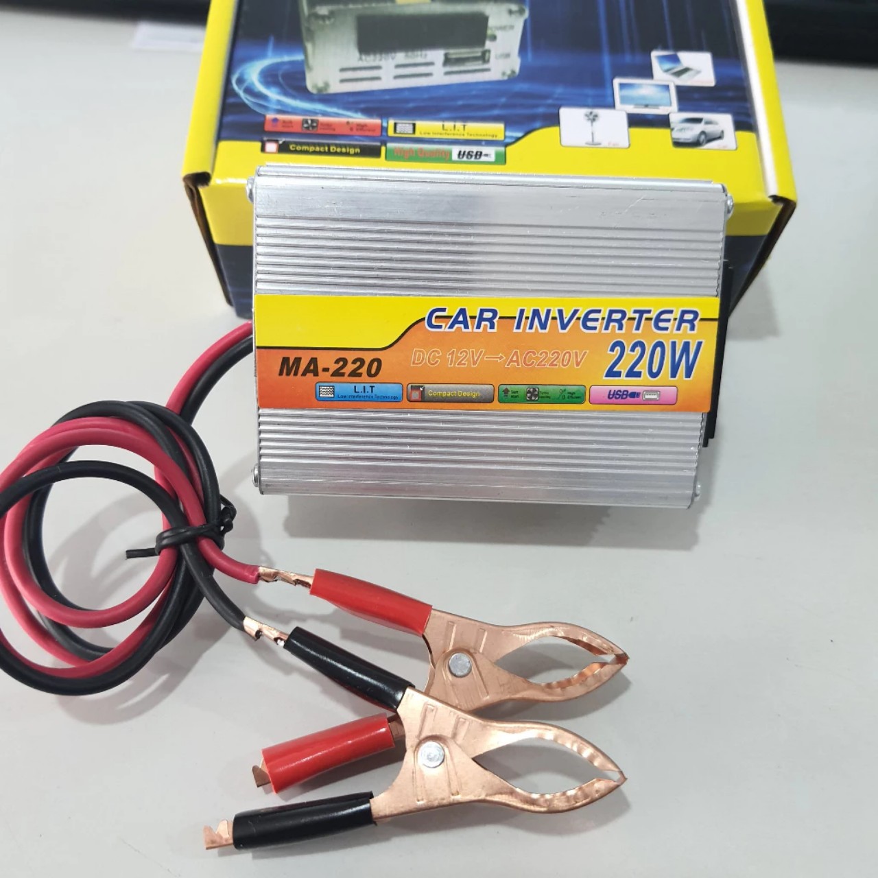 Kích Chuyển Đổi Điện 12V Lên 220V - 220W: Giải Pháp An Toàn Khi Mất Điện Cho Gia Đình Và Xe Ô Tô, ĐÈN TRANG TRÍ