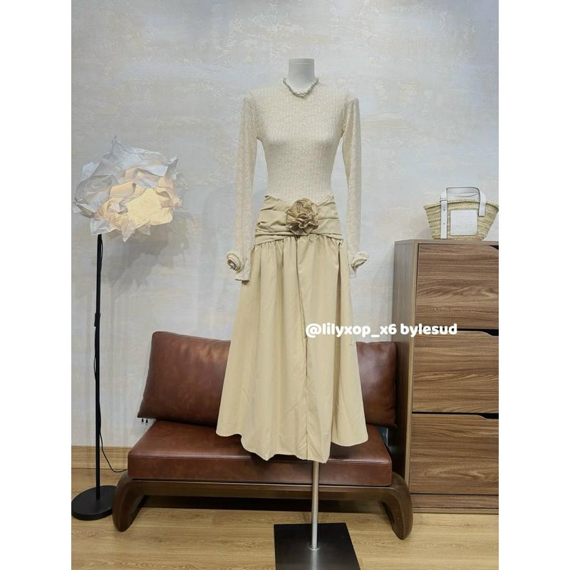 Váy maxi dài tay ren pha chân thô eo xếp hoa cuốn LLX BY JOLIE - Be