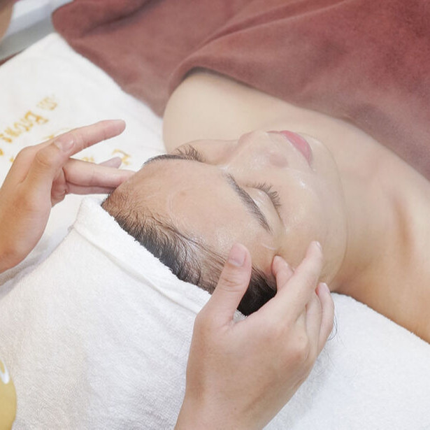 1 Trong Các DỊch Vụ Chăm Sóc Da Mặt Thư Giãn Tuyệt Đối Tại Ấm Brows & Spa