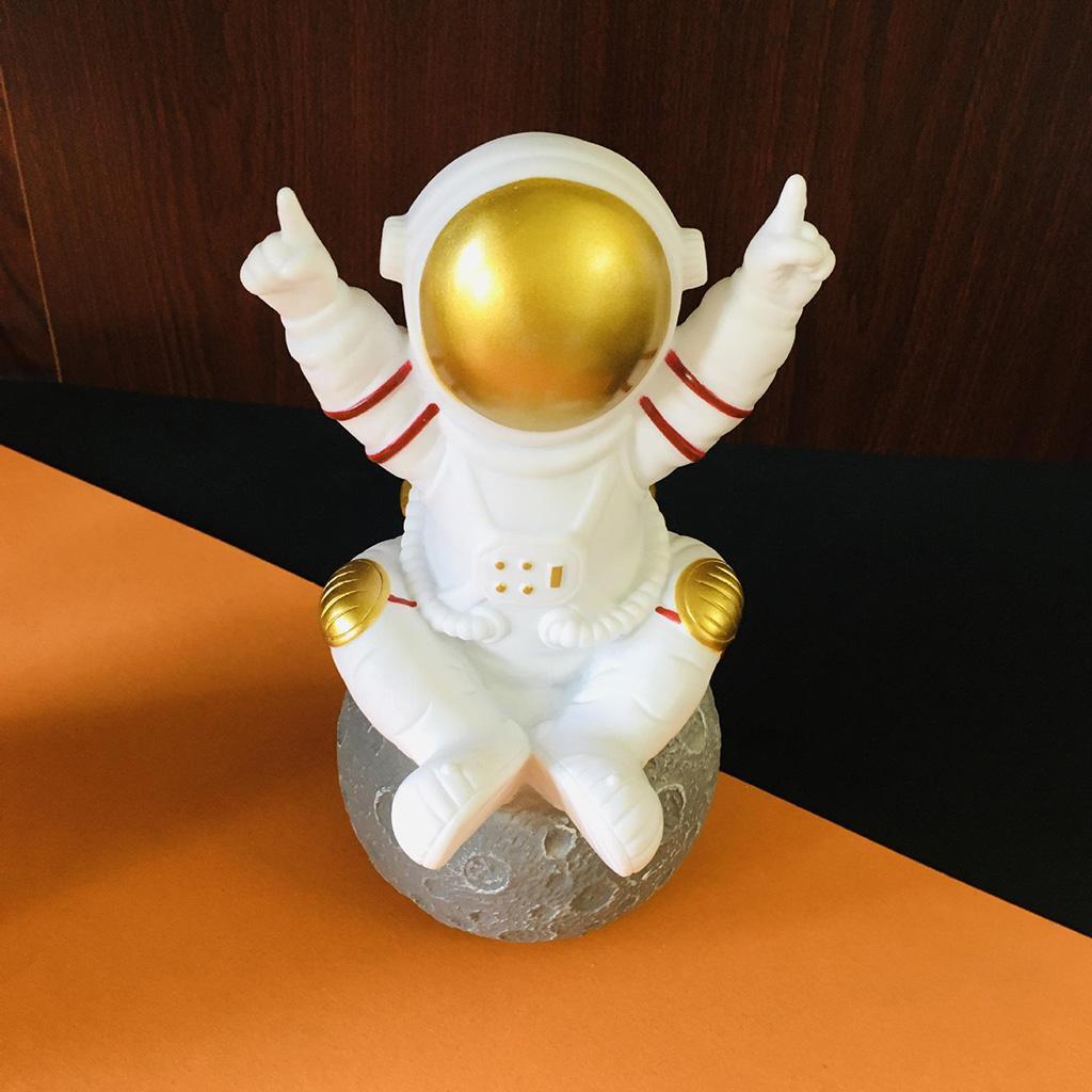 Astronaut Shape Bluetooth Portable Speaker with Mic FM TF Card USB golden