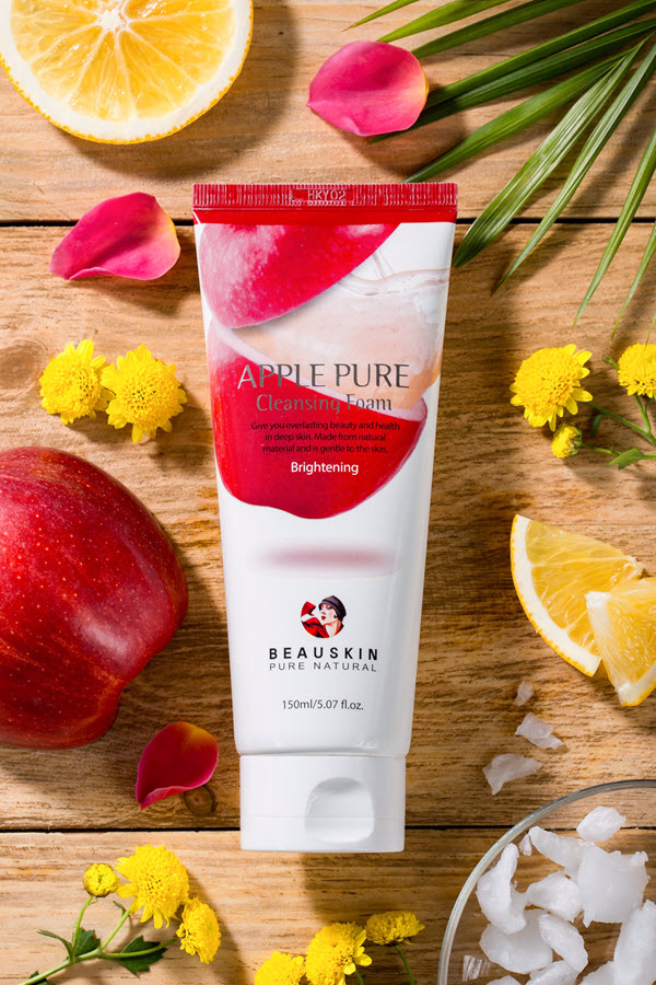 Sữa rửa mặt trắng da hỗ trợ trị mụn đầu đen tẩy nhờn mờ sẹo Beauskin Apple Pure Cleansing Foam, Hàn Quốc 150 ml