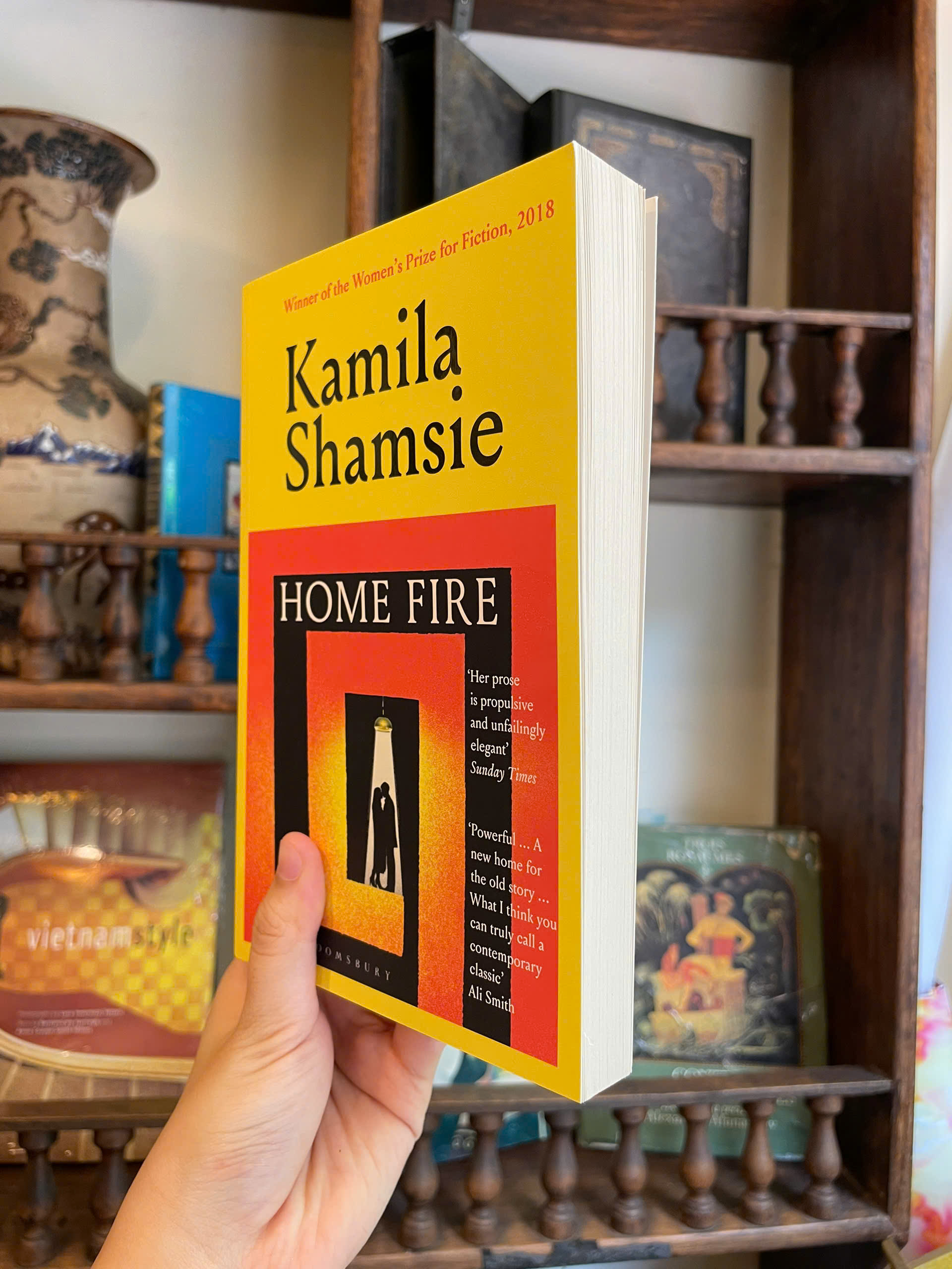 Sách - Home Fire by Kamila Shamsie - Fiction/Contemporary book in English - Sách Ngoại Văn