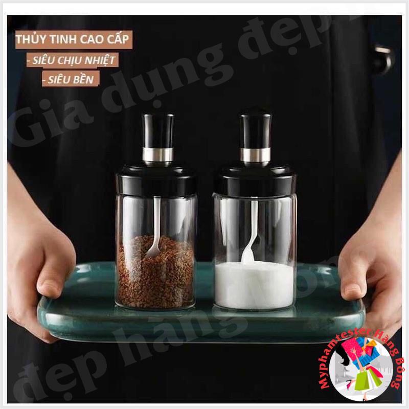 Lọ gia vị thủy tinh có nắp kèm thìa thông minh
