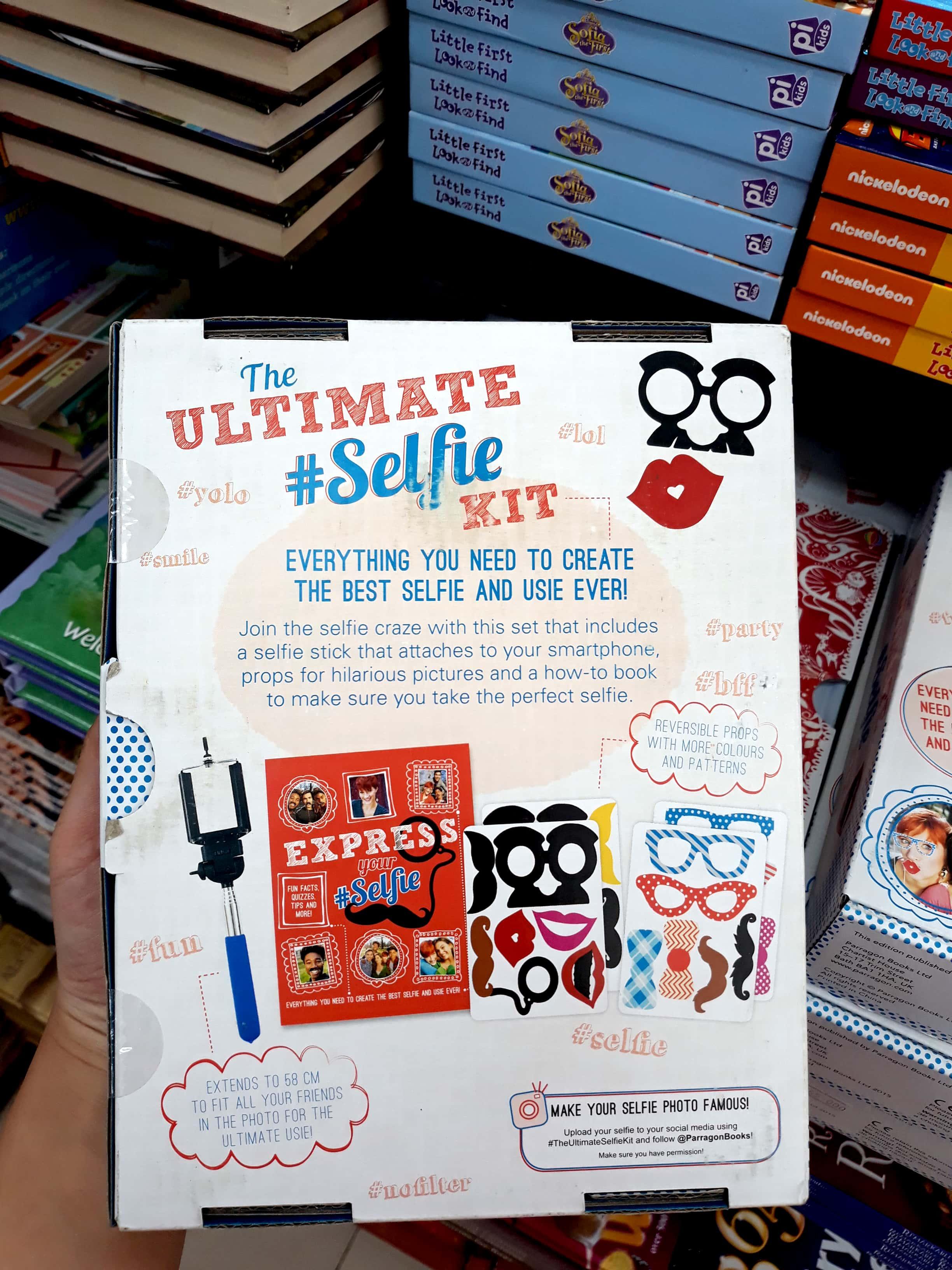 Sách ngoại văn: The Ultimate Selfie Kit