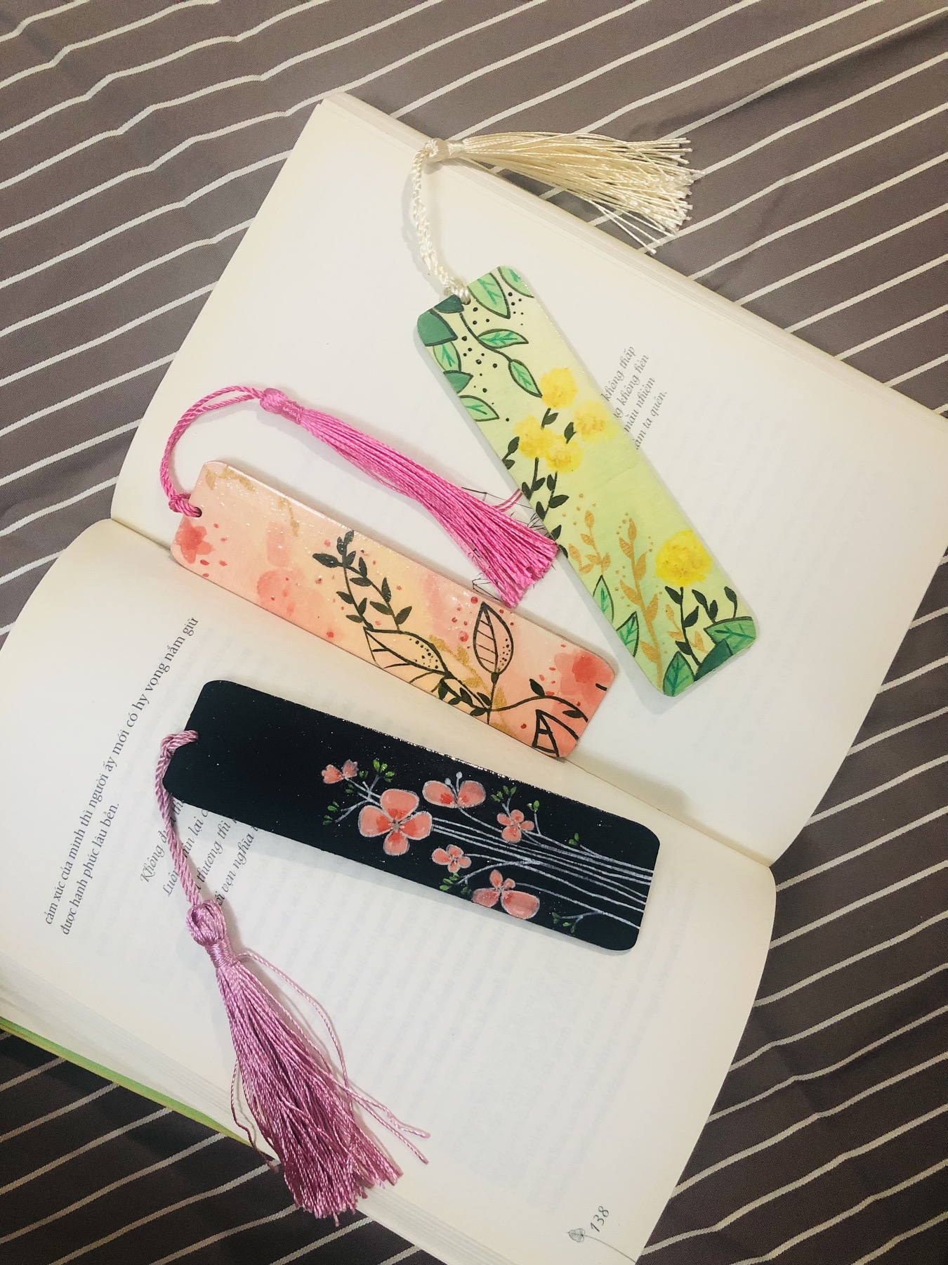 Bookmark Gỗ Handmade Nghệ Thuật - Bộ 3 cái - Tặng kèm 2 Bookmark Giấy